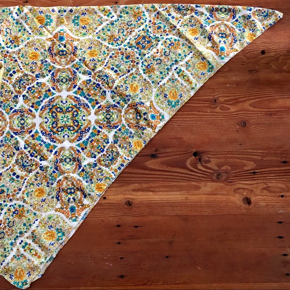 New Floral Scarf - Picture 2 of 7